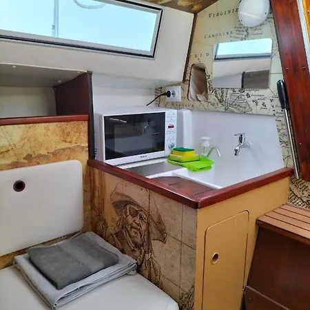 Canarian Pirat Botel *